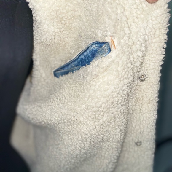 Levi’s jean jacket - Picture 3 of 3